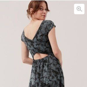 Pact - Fit & Flare Crossback Maxi - Medium